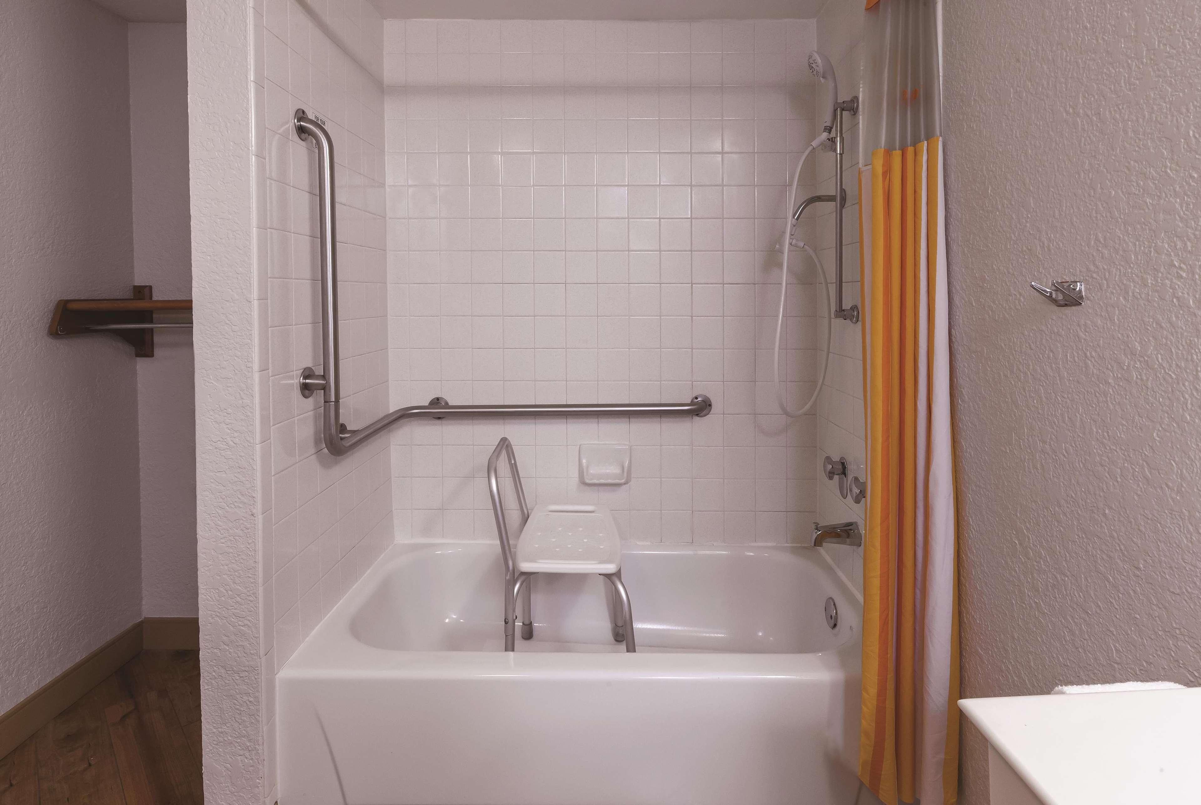 Travelodge By Wyndham Houston Cy-Fair Dış mekan fotoğraf